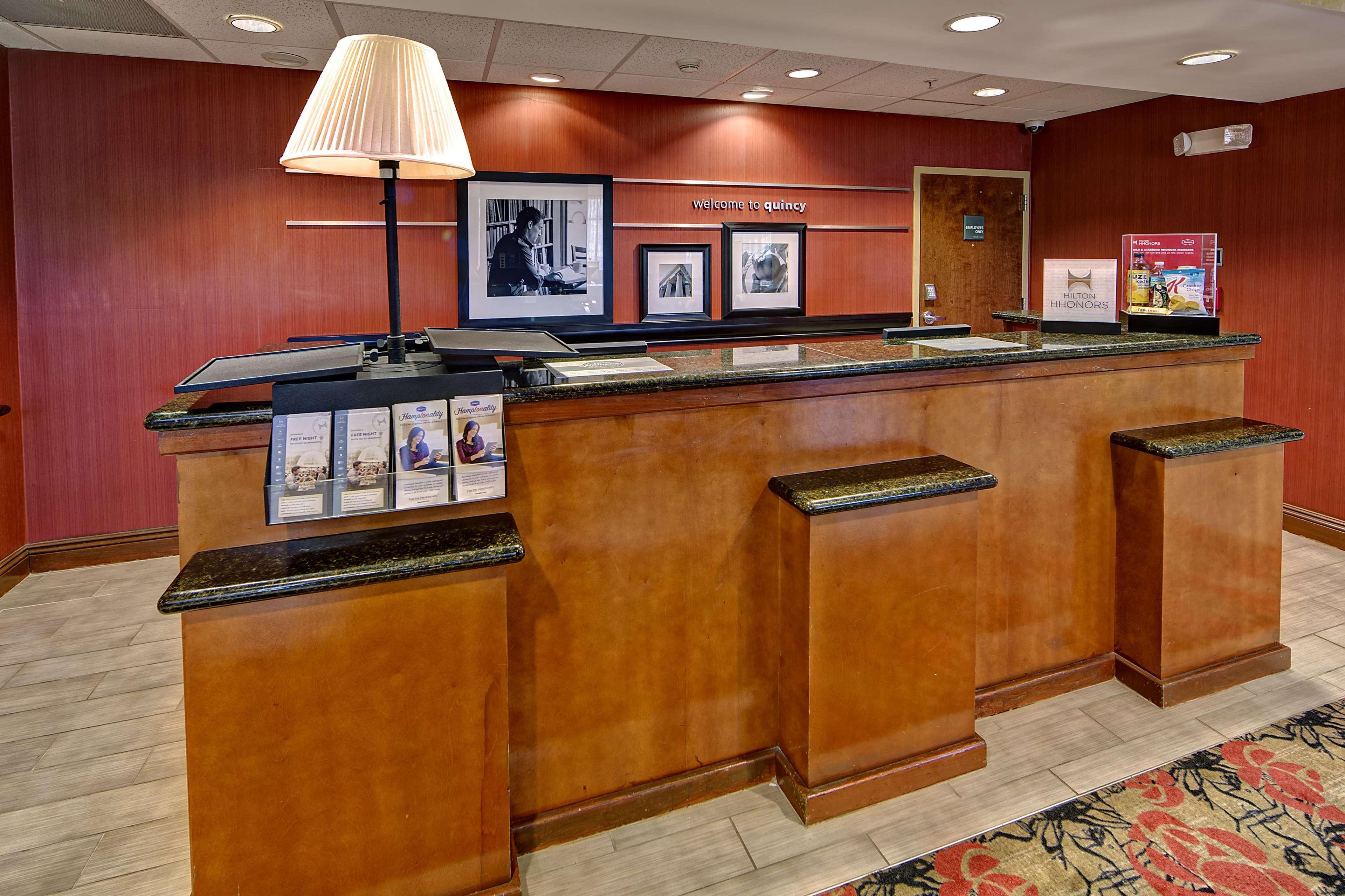 Hampton Inn Quincy Eksteriør bilde